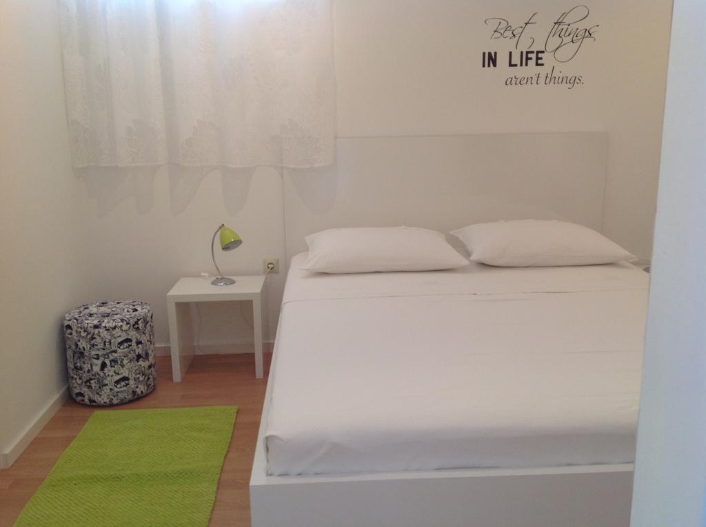 Apartmani Roberta Bol Chambre photo