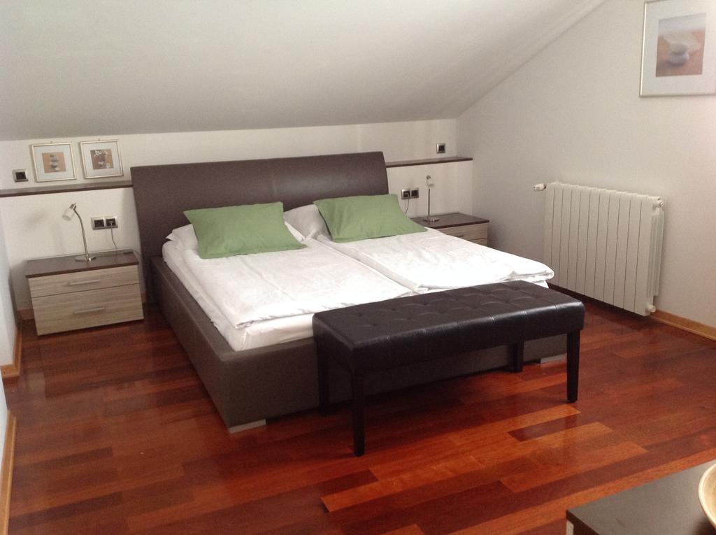 Apartmani Roberta Bol Chambre photo