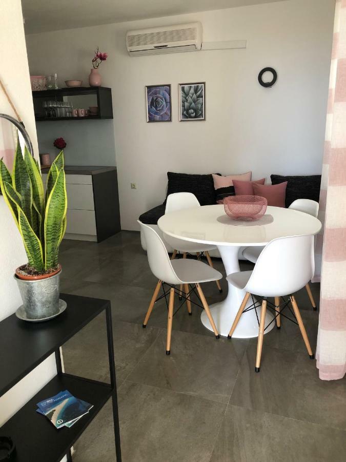Apartmani Roberta Bol Extérieur photo