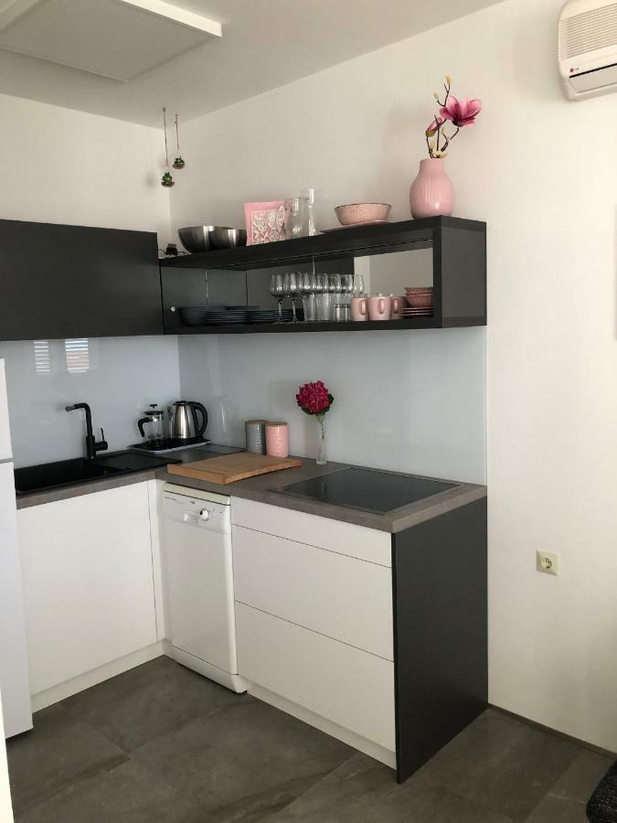 Apartmani Roberta Bol Extérieur photo